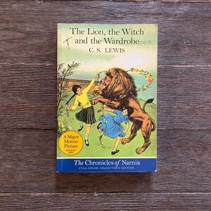 4/$20 The Lion, the Witch and the Wardrobe Book